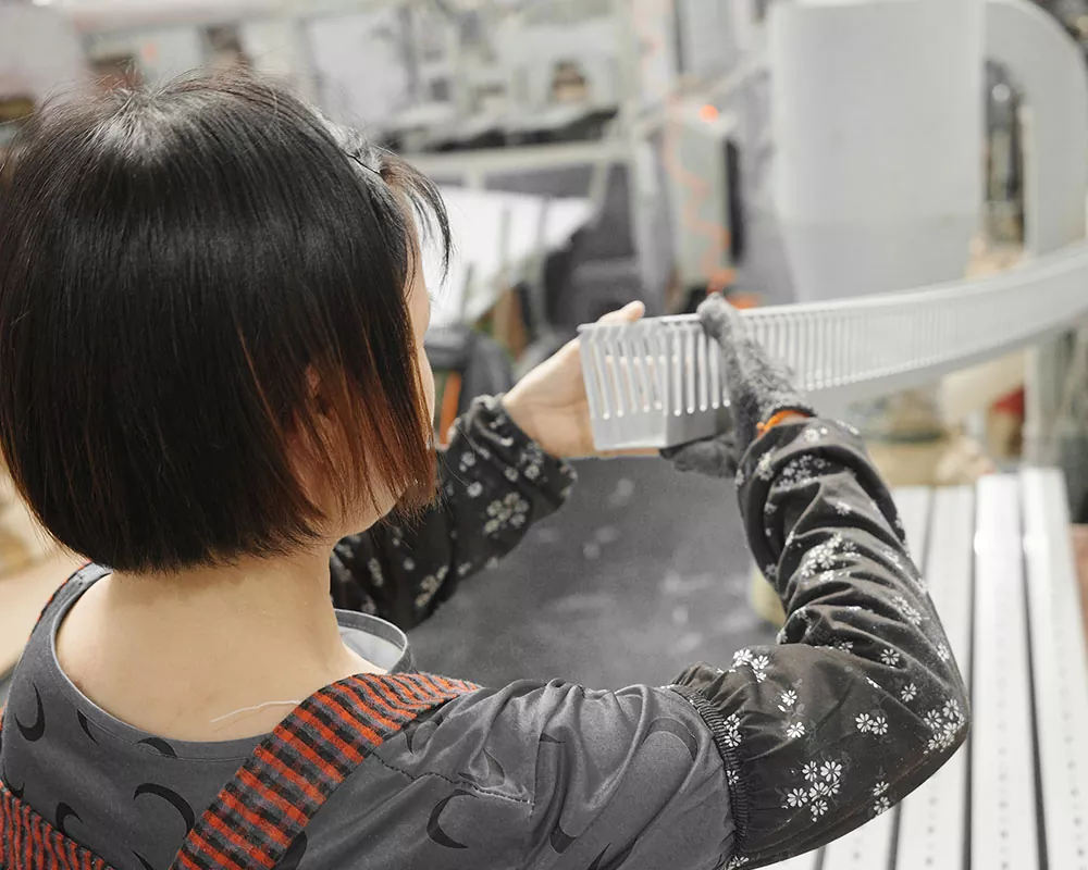 Які відмінності між сертифікацією CE та національними стандартами пластикових каналів з ПВХ?